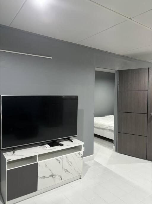 Impact Donmuang Popular Condo C5 Bangkok Exterior photo
